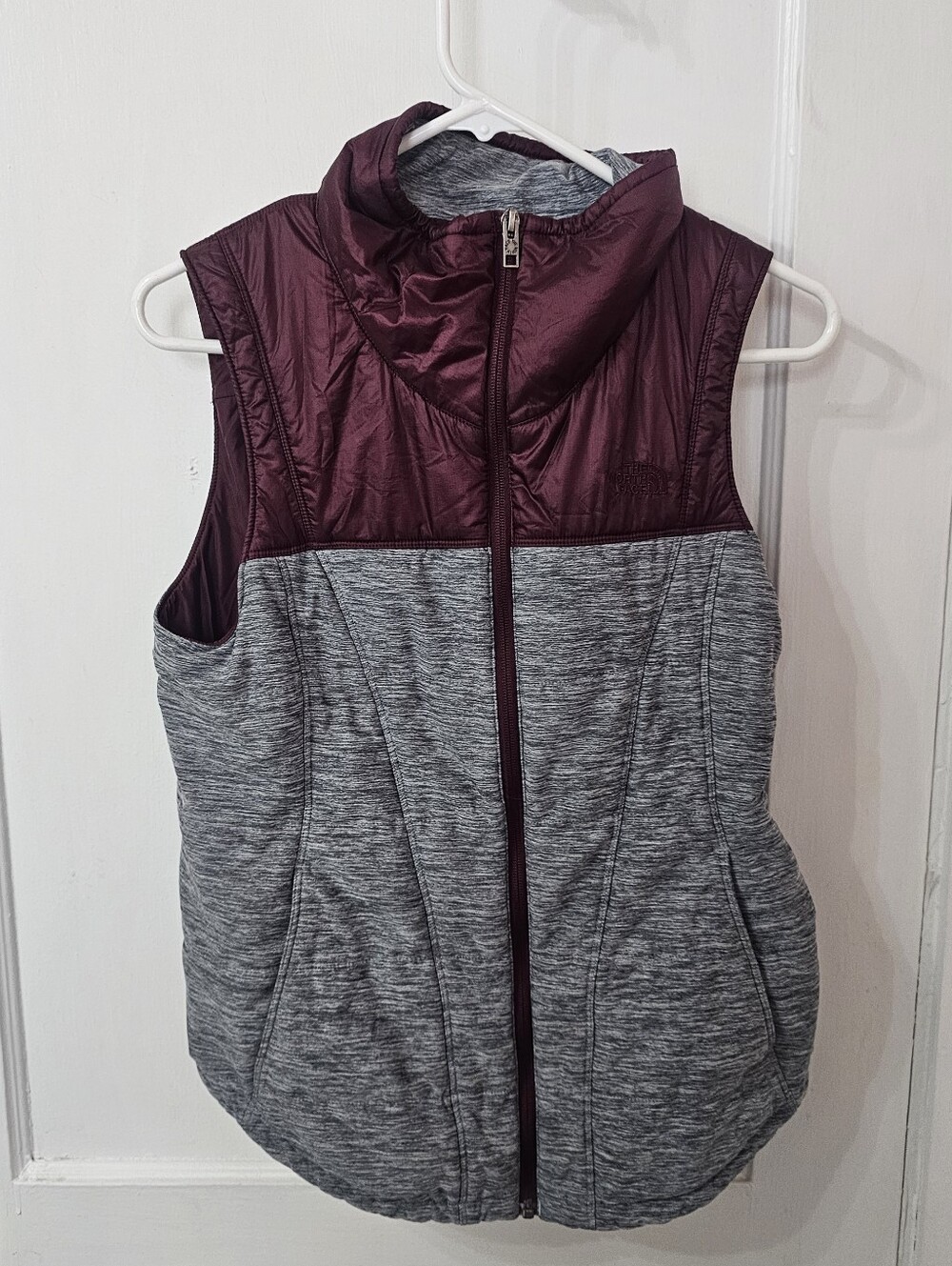 North Face Maroon And Gray Women's Vest Size Medium In Great Condition